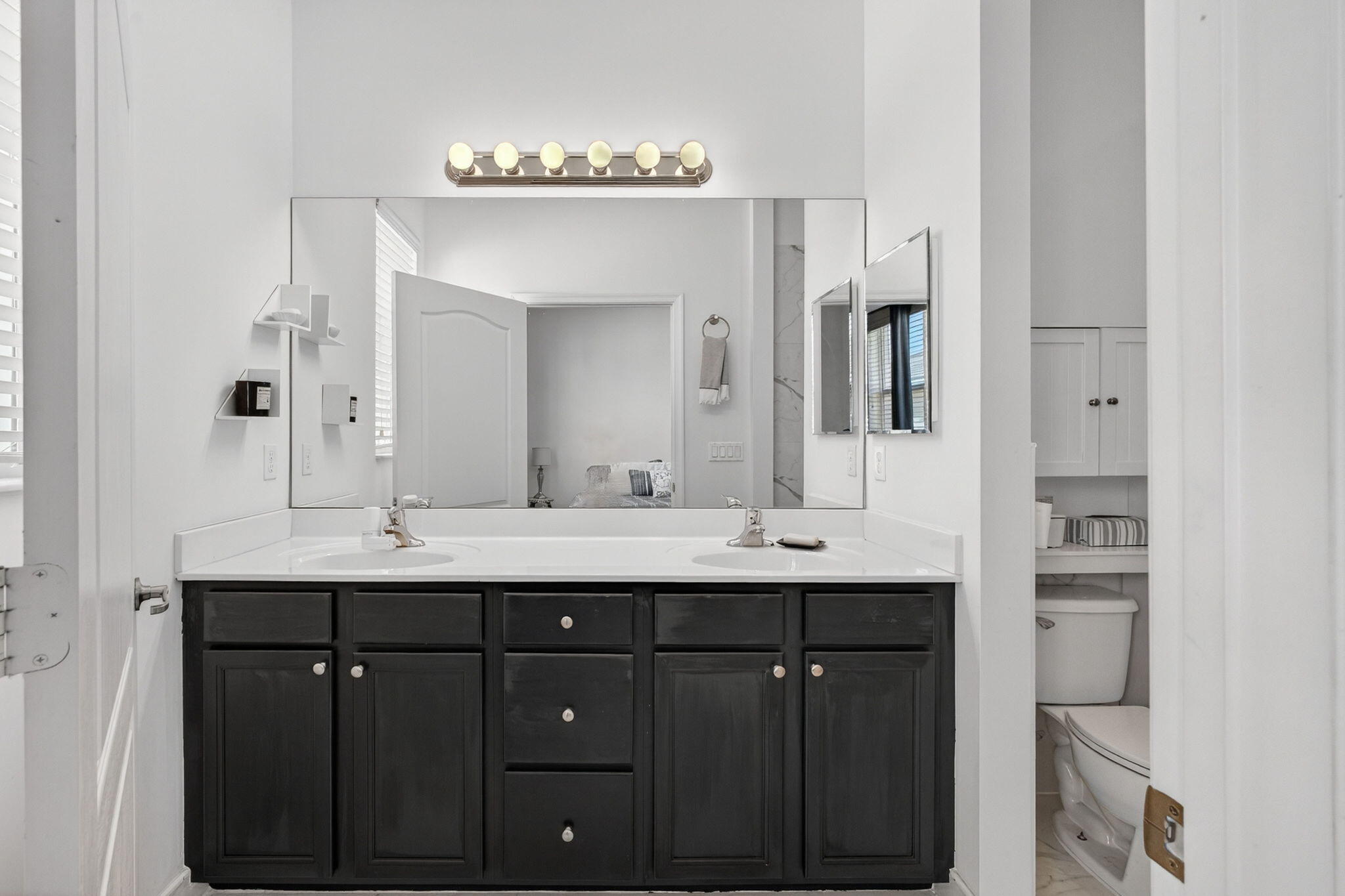 RIVER MARINA PHS 3 & 5 - Residential