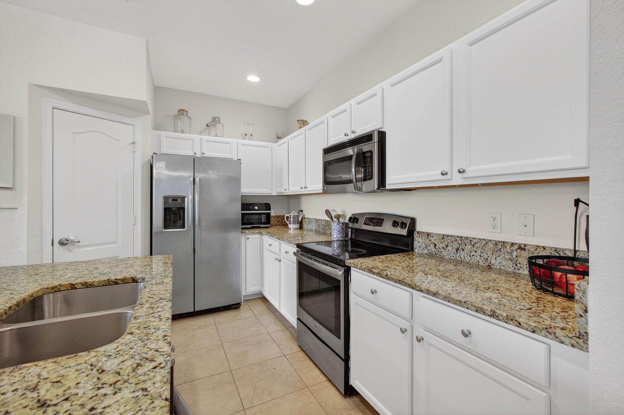 RIVER MARINA PHS 3 & 5 - Residential