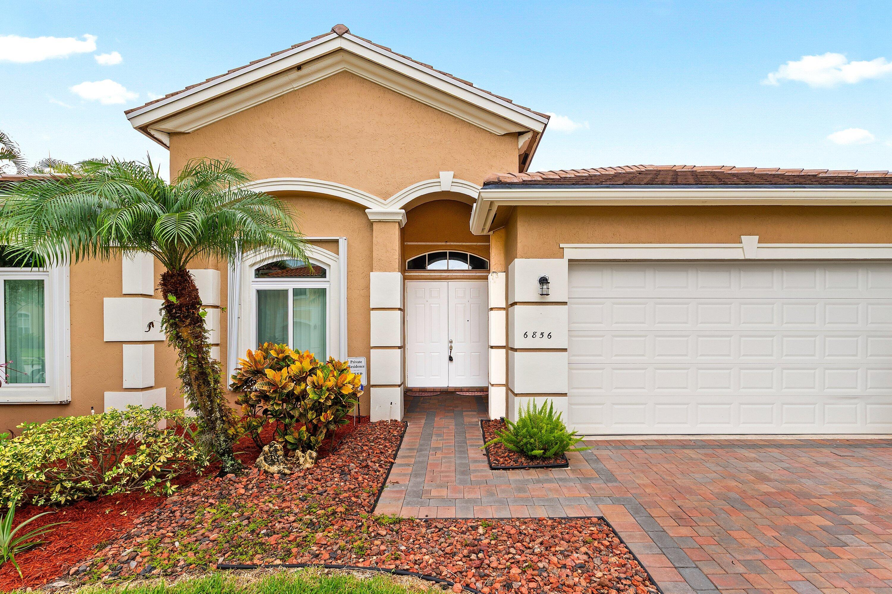 6856 HOULTON Circle