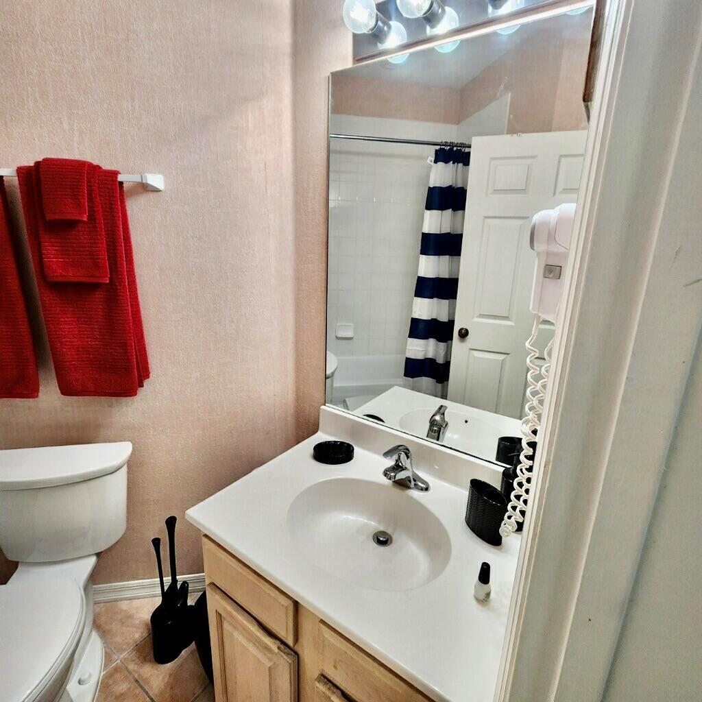 GOLF VILLAS II CONDOMINIU - Residential Lease