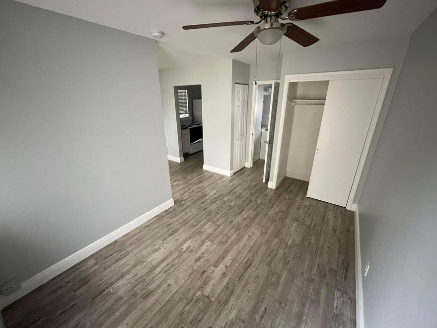 Perfectly located efficiency ready for immediate move in. Very quiet community. Close proximity to mass transit, 95, minutes to both Palm Beach Gardens and West Palm Beach. Assigned parking, well maintained property with nice courtyard. Water included in the cost of rent. Make an appointment to view this property today! 

Owner currently offering 1st month free with signing of a 13 month lease. Double security due at move in. 
Move in requirements: