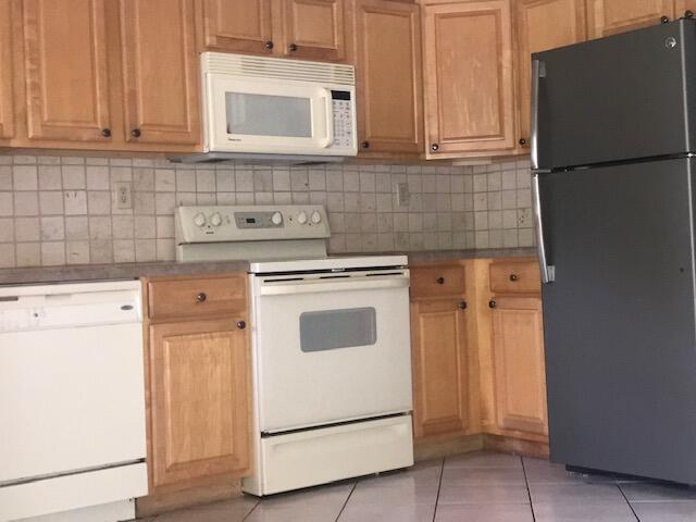 SUGAR POND MANOR OF WELLINGTON - Residential Lease