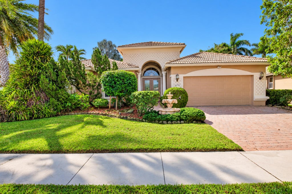 Photo of 6946 MILANI Street, Lake Worth, FL 33467 (MLS # B26086562)