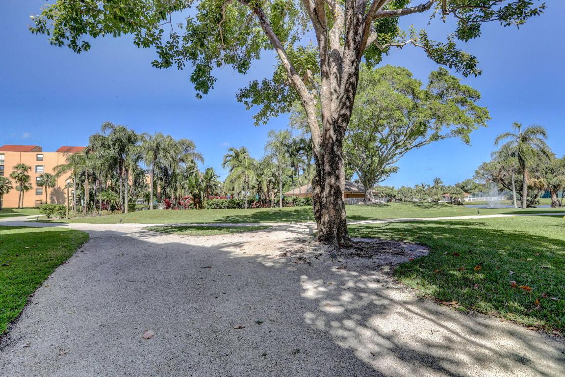 LAVERS DELRAY RACQUET CLUB CONDO - Residential