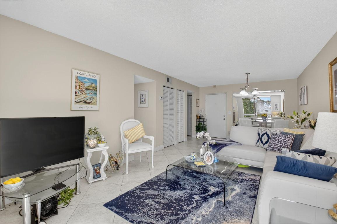 LAVERS DELRAY RACQUET CLUB CONDO - Residential