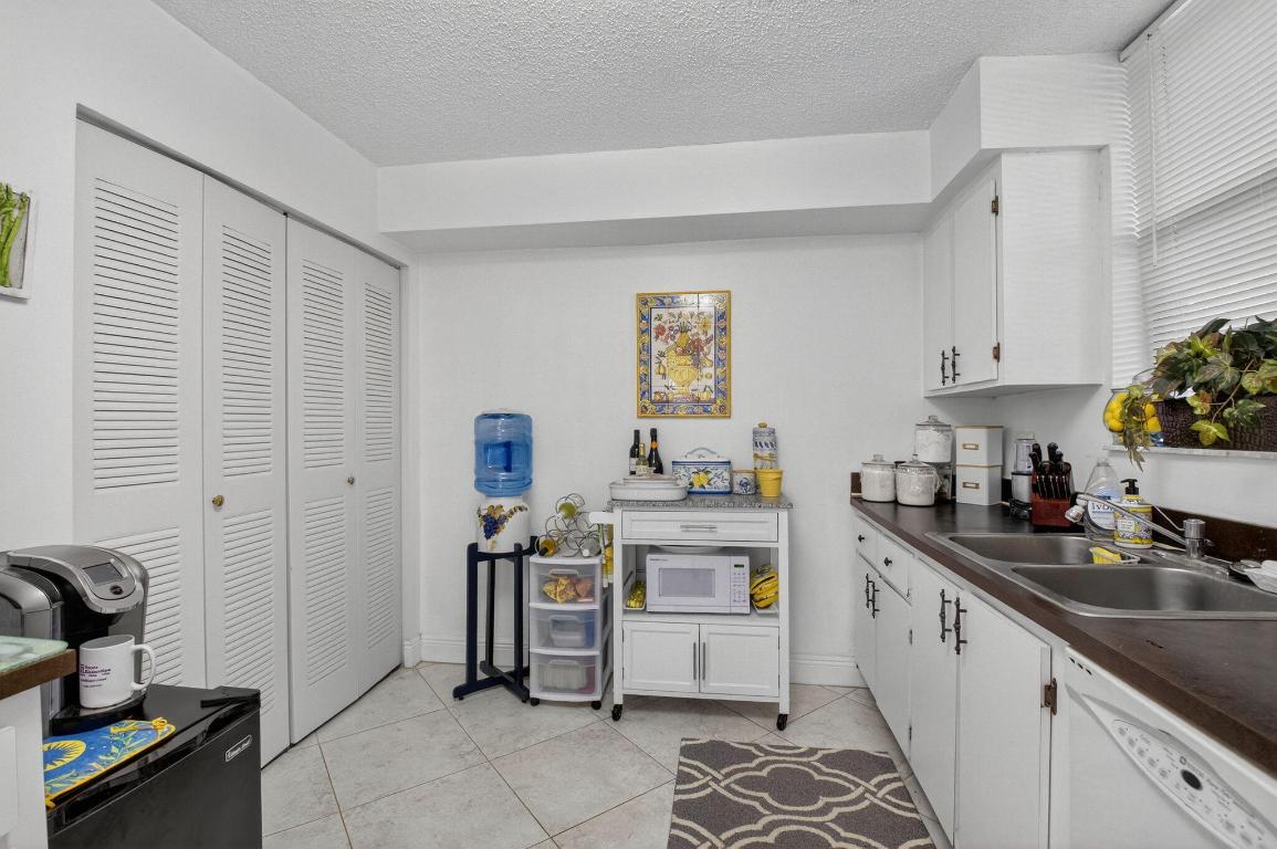 LAVERS DELRAY RACQUET CLUB CONDO - Residential