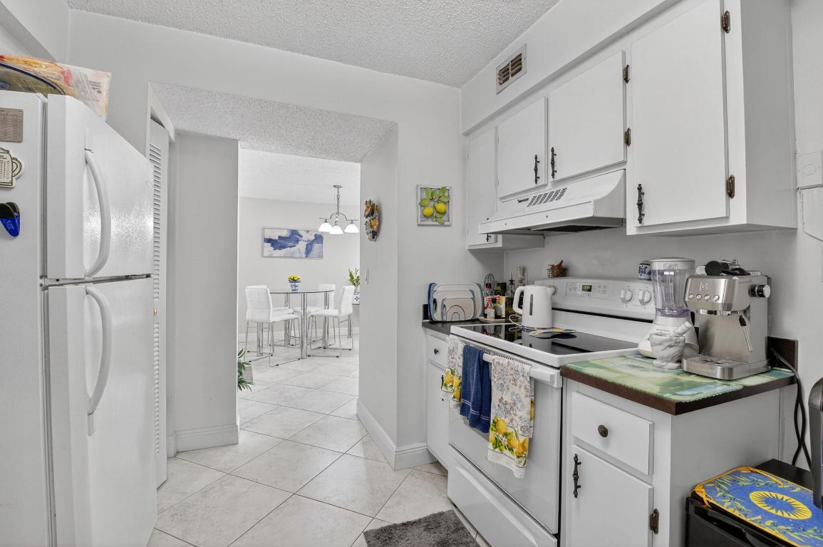 LAVERS DELRAY RACQUET CLUB CONDO - Residential