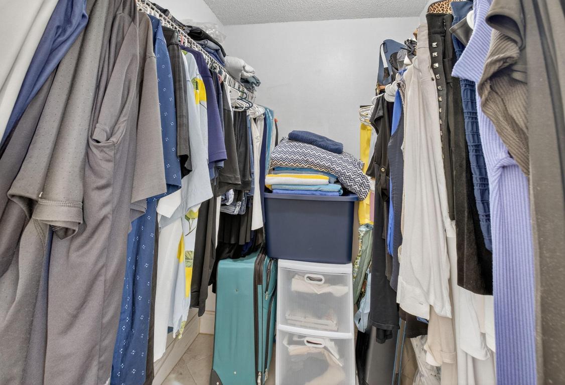 LAVERS DELRAY RACQUET CLUB CONDO - Residential