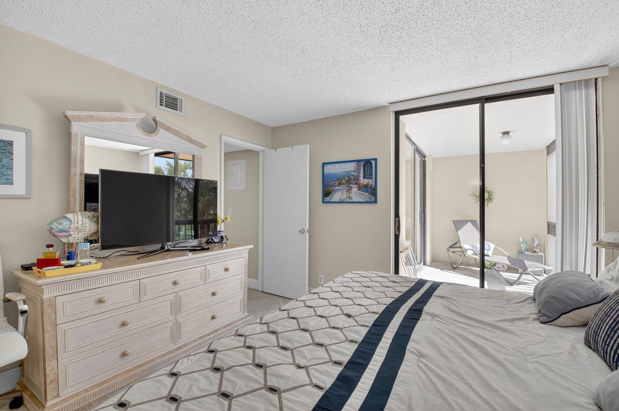 LAVERS DELRAY RACQUET CLU - Residential