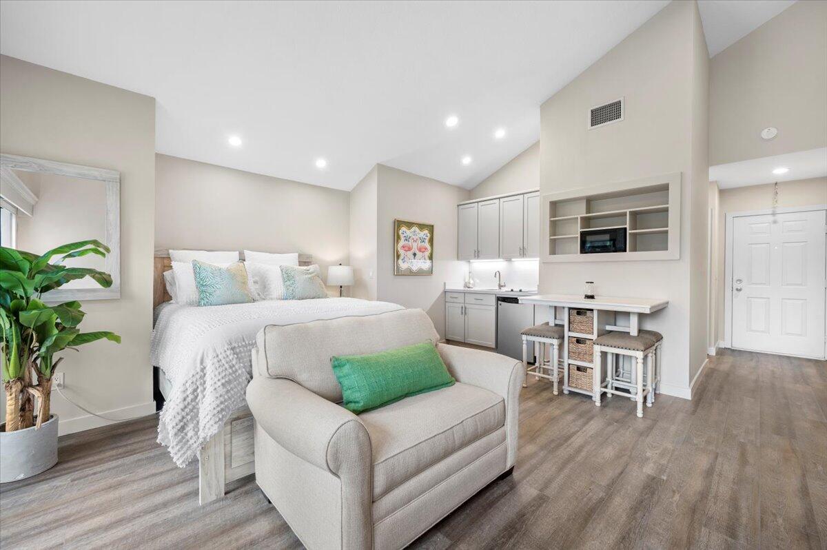 TENNIS LODGES 1 CONDO - Residential