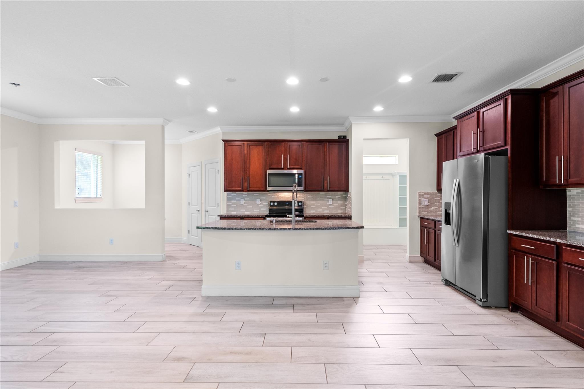 4401 Large Leaf Ln