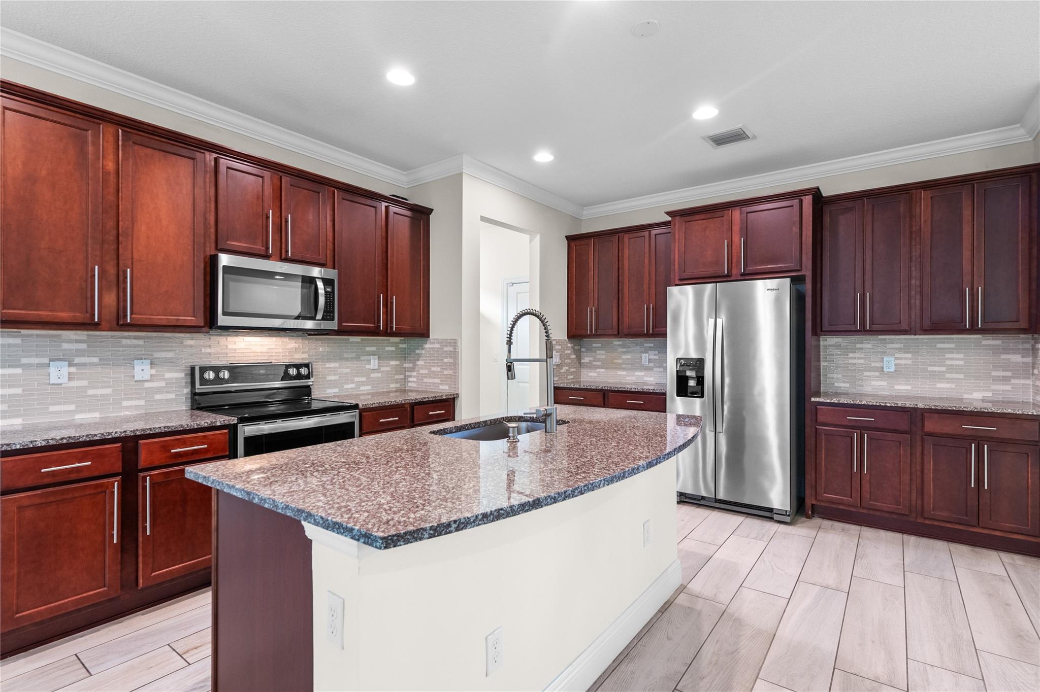 4401 Large Leaf Ln