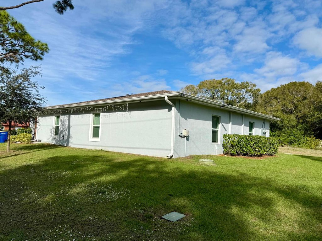 Photo of 3531 S 7th S Street, Fort Pierce, FL 34982 (MLS # R11148287)
