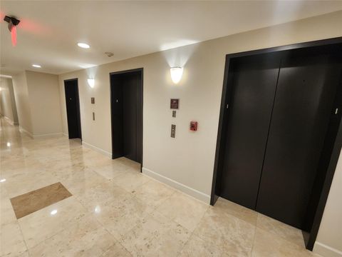 Condominium in Coral Gables FL 10 Aragon Ave Ave 22.jpg