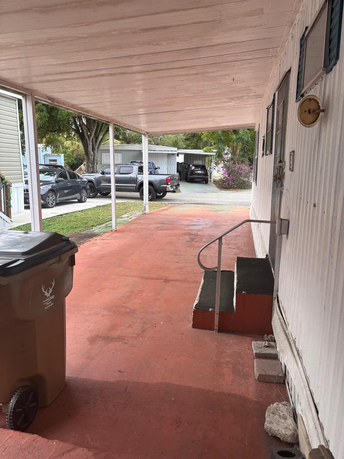 4906 NW 1st Terrace