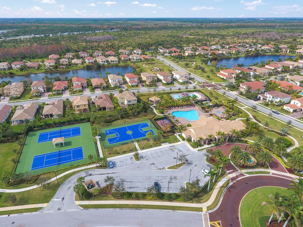 LOXAHATCHEE RESERVE NORTH - Residential Lease