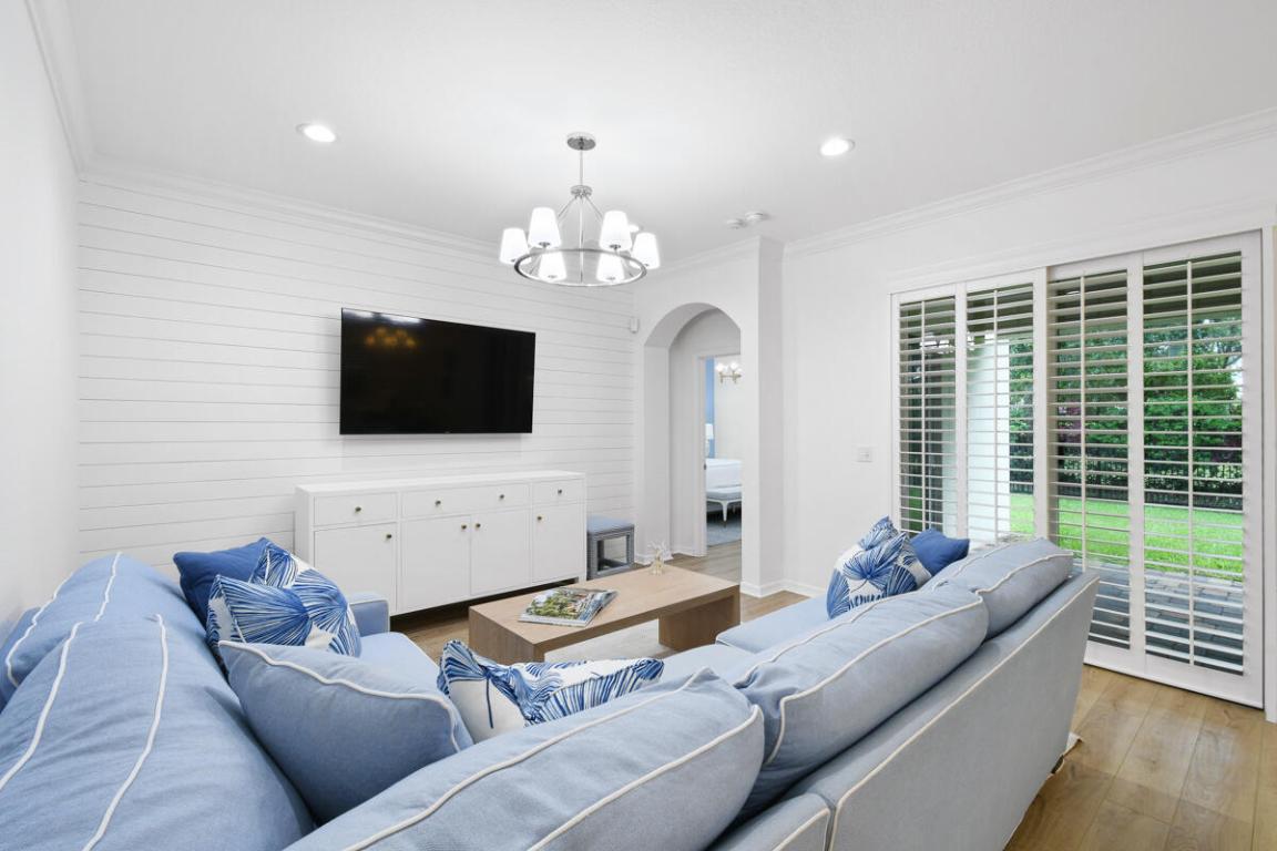 LOXAHATCHEE RESERVE NORTH - Residential Lease