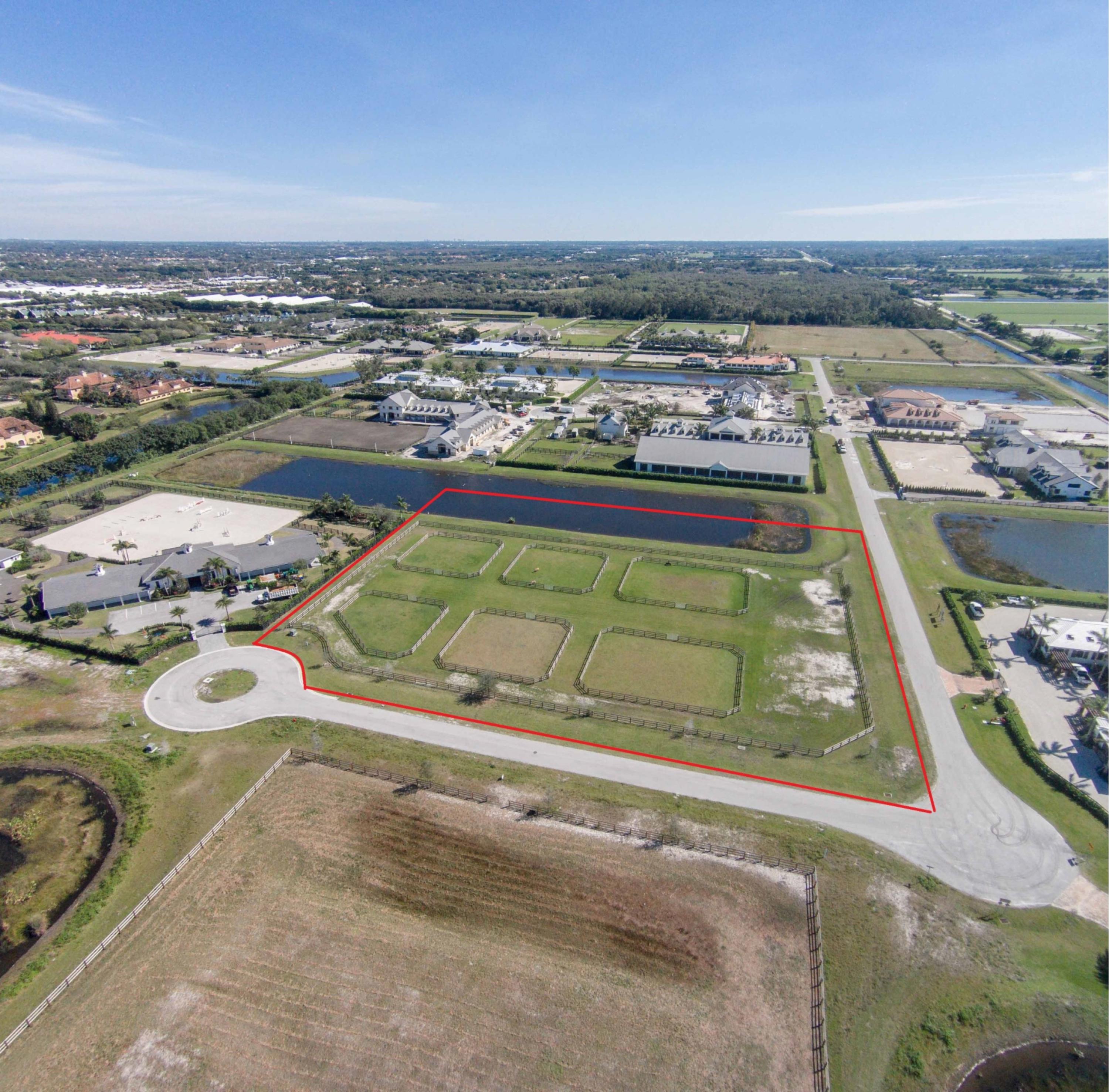 GRAND PRIX VILLAGE SOUTH - Land