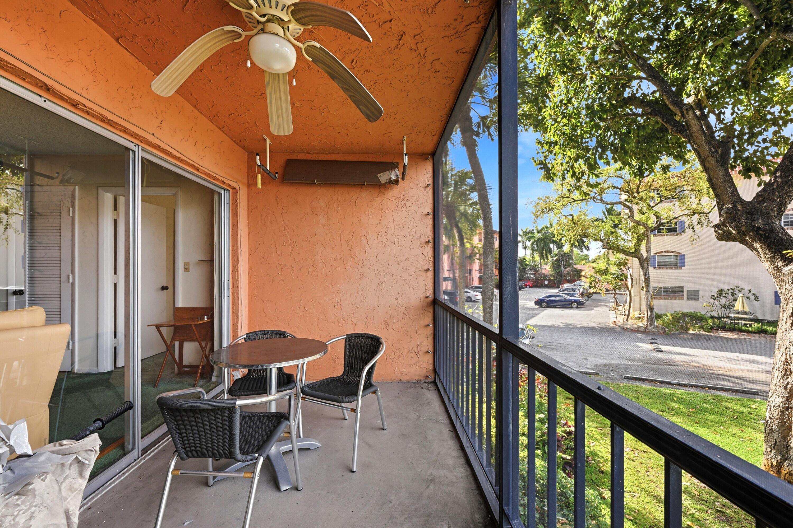 TENNIS CLUB OUTERBRIDGE CONDO - Residential