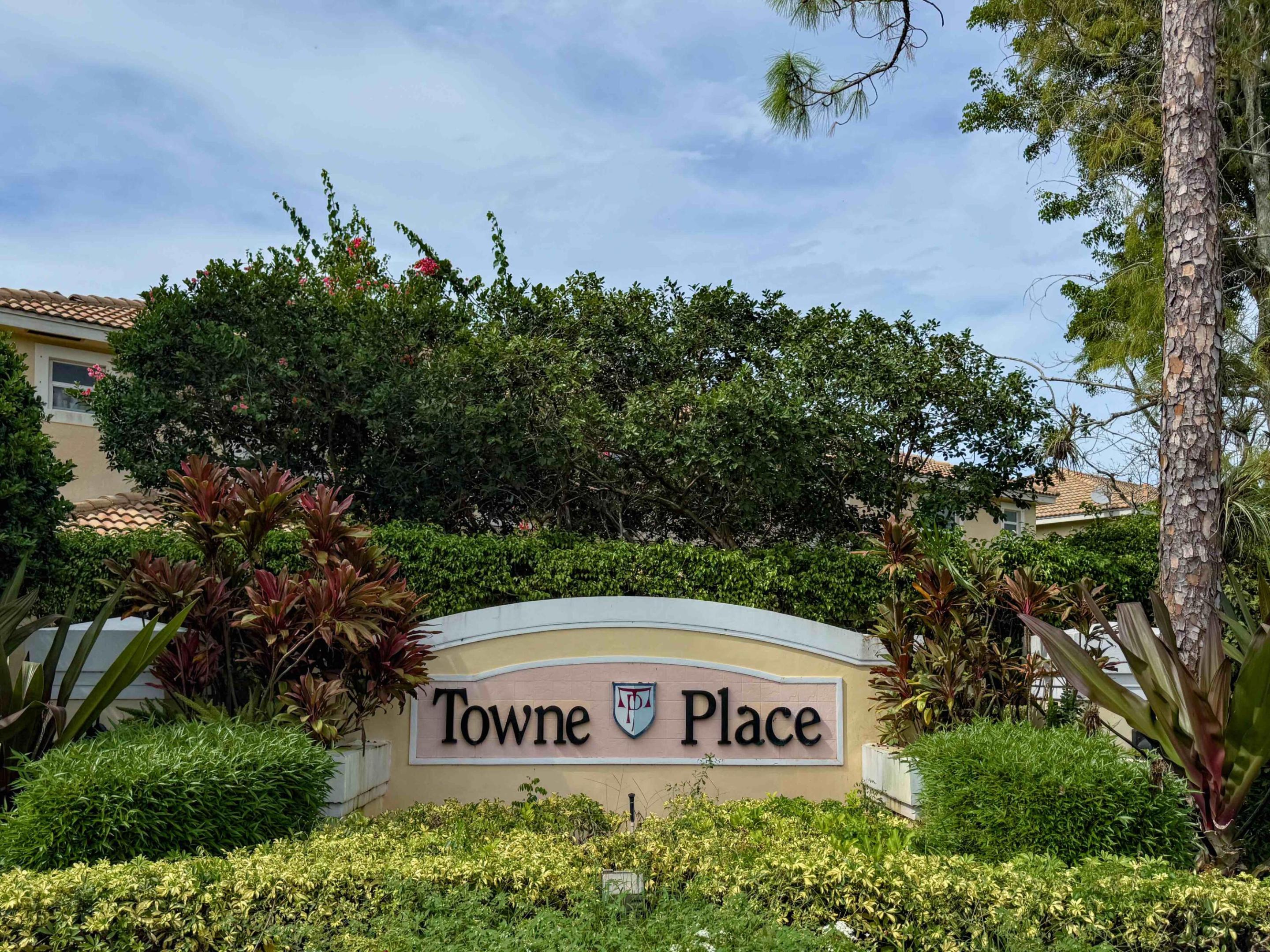 TOWNE PLACE - Residential