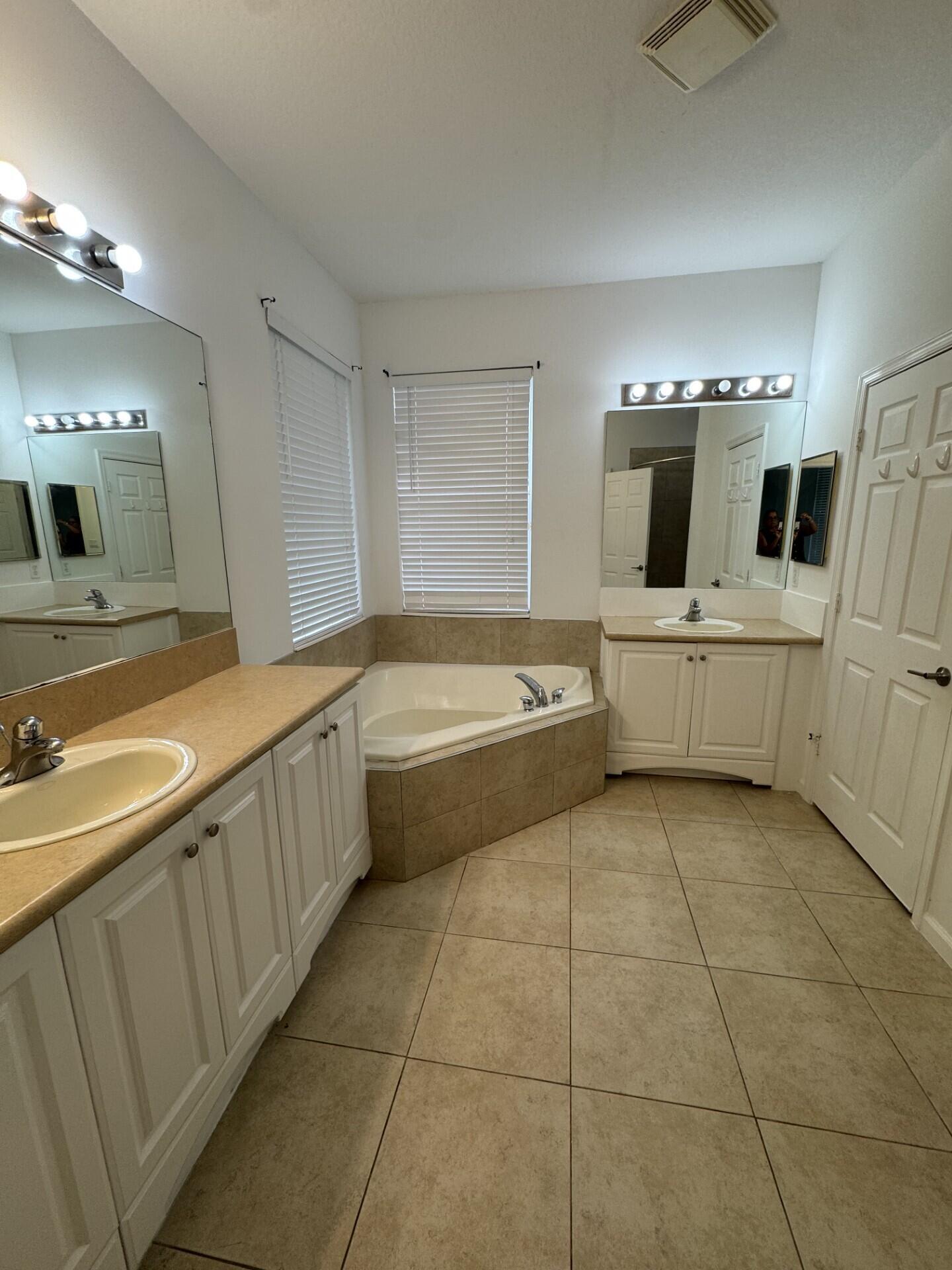 FOURTH  REPLAT OF PORTOFINO ISLES - Residential
