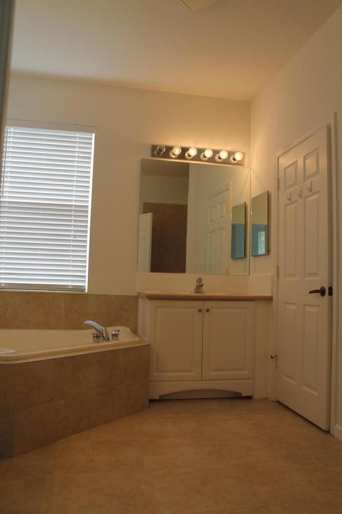 FOURTH  REPLAT OF PORTOFINO ISLES - Residential