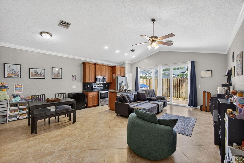 Photo of 3125 Shelby Way, Palm Springs, FL 33461 (MLS # B26008194)