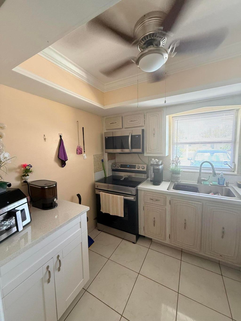 Photo of 2737 E Emory Dr Drive E #C, West Palm Beach, FL 33415 (MLS # B26015884)