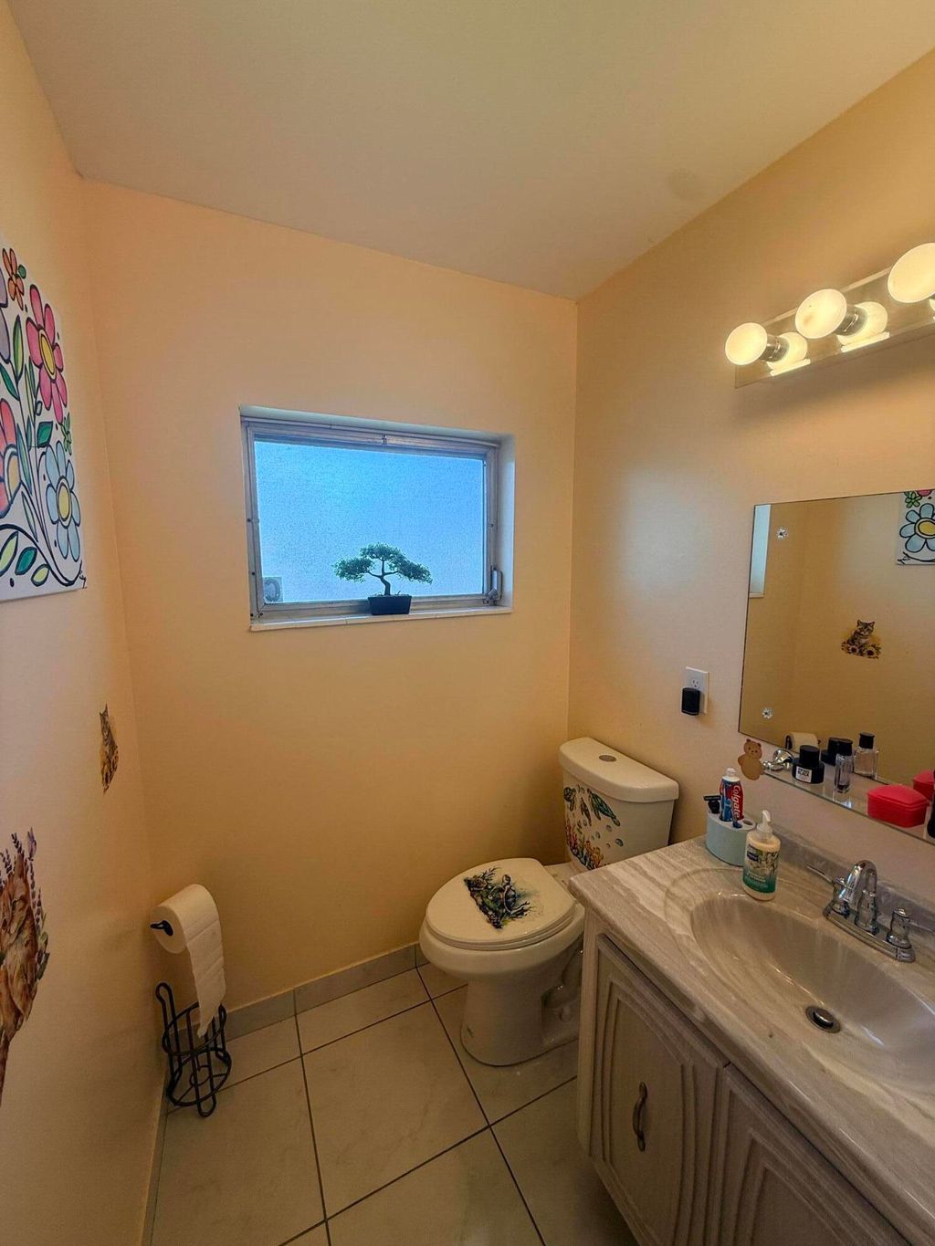Photo of 2737 E Emory Dr Drive E #C, West Palm Beach, FL 33415 (MLS # B26015884)