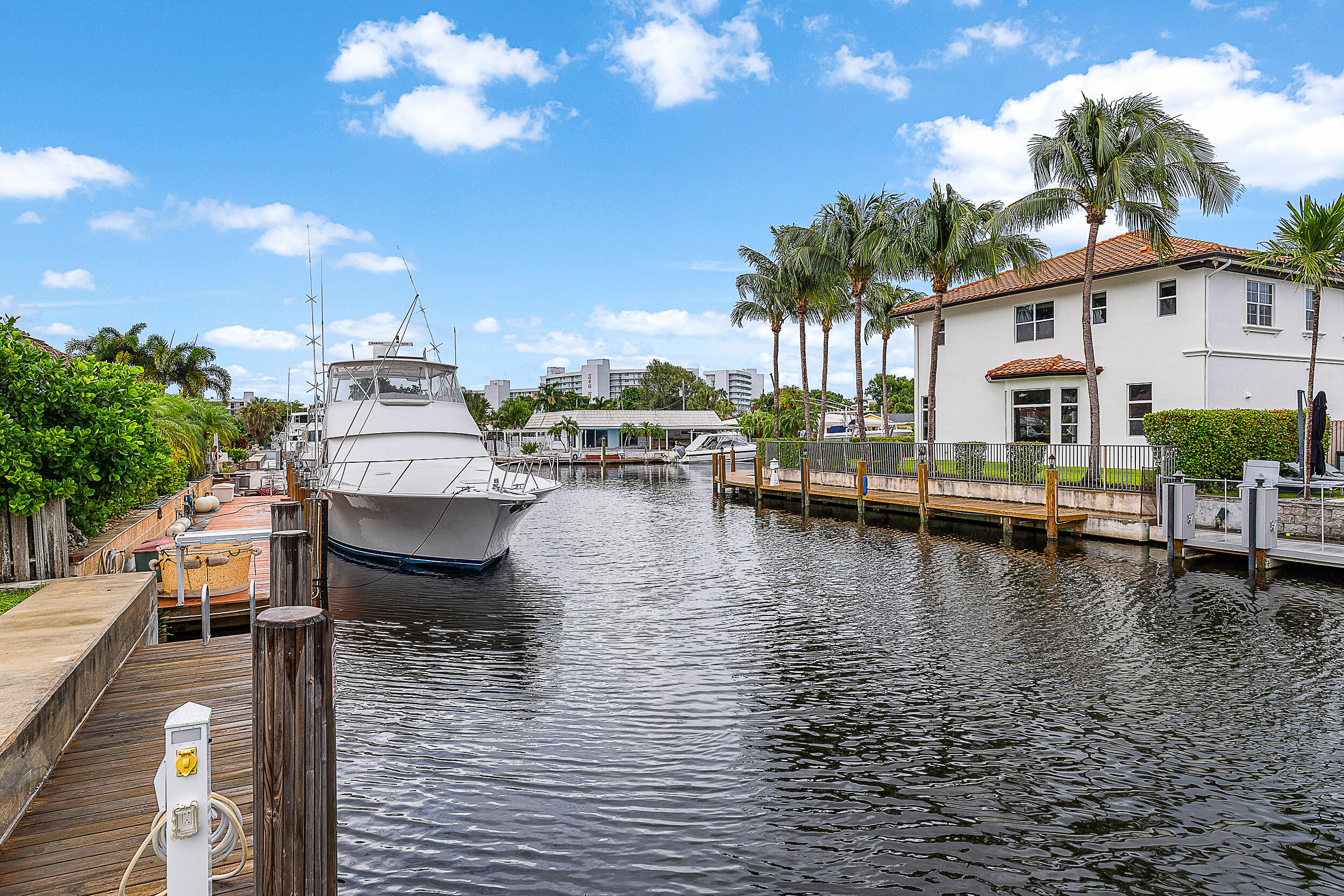 Country Club Isles - Residential