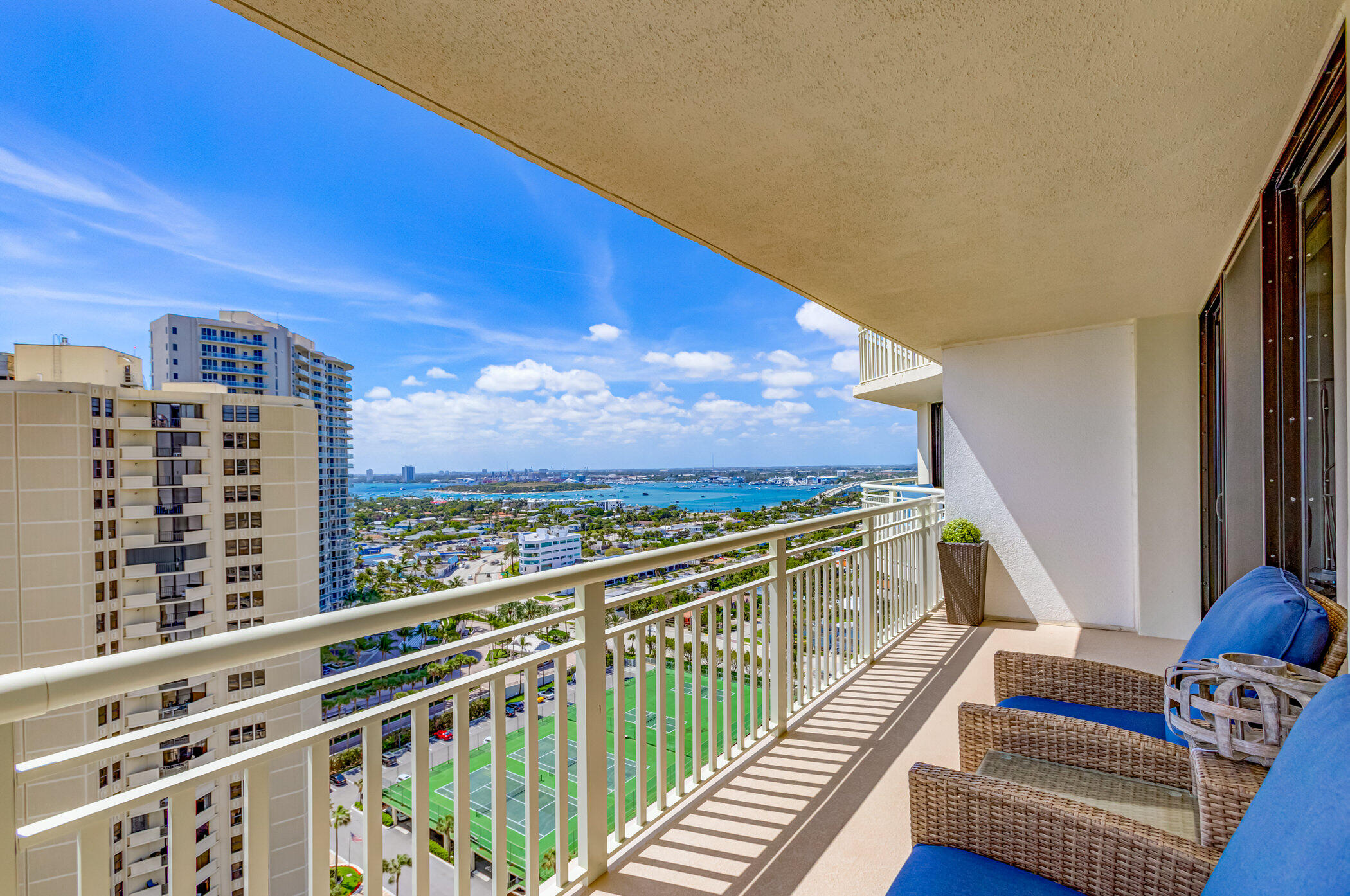 3000 N Ocean Drive 22-G