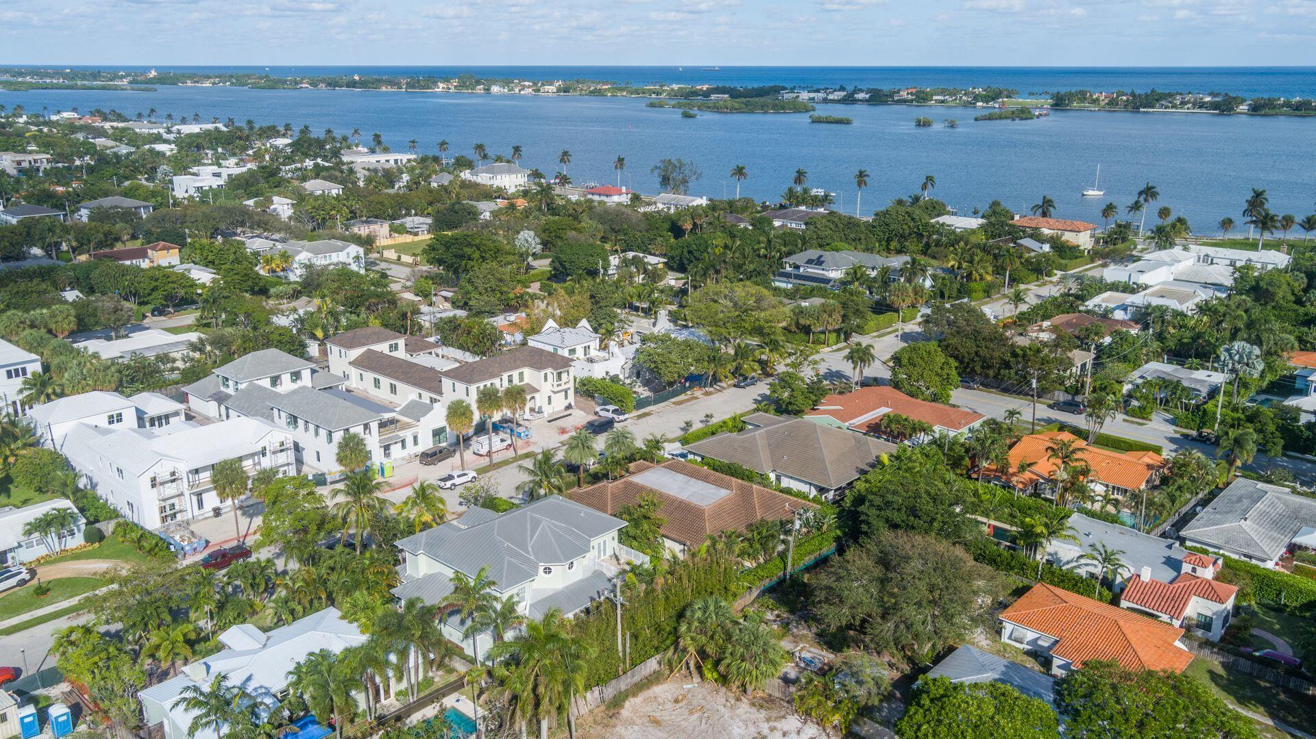 MIRAMAR SHORES - Residential