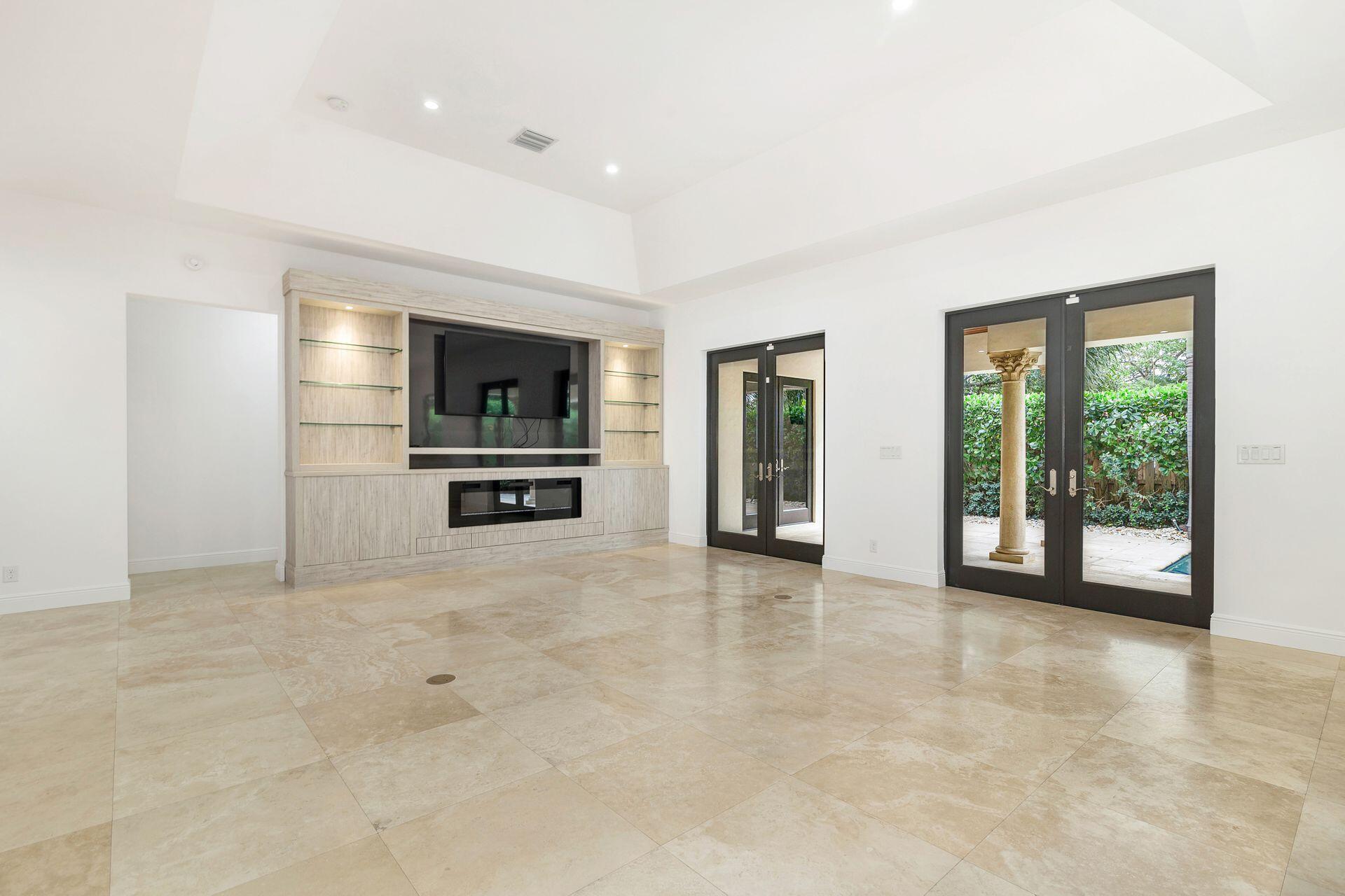 MIRAMAR SHORES - Residential