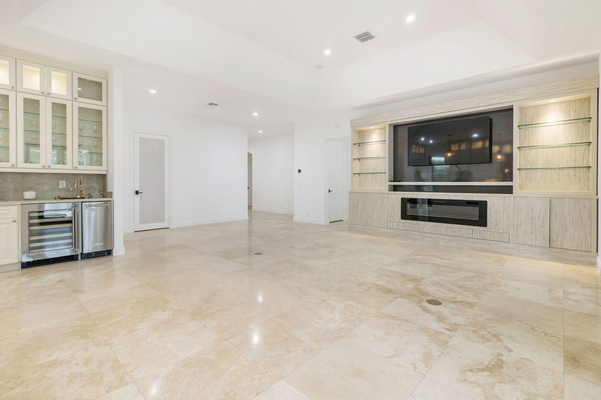 MIRAMAR SHORES - Residential