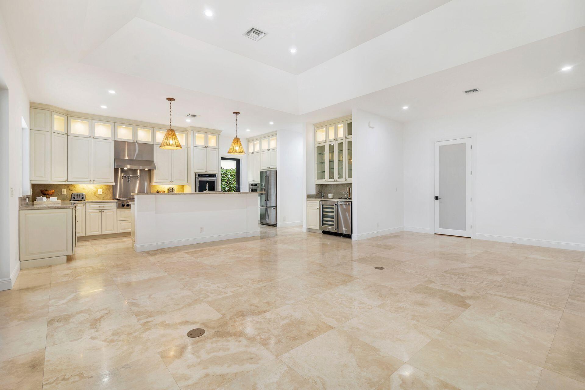 MIRAMAR SHORES - Residential