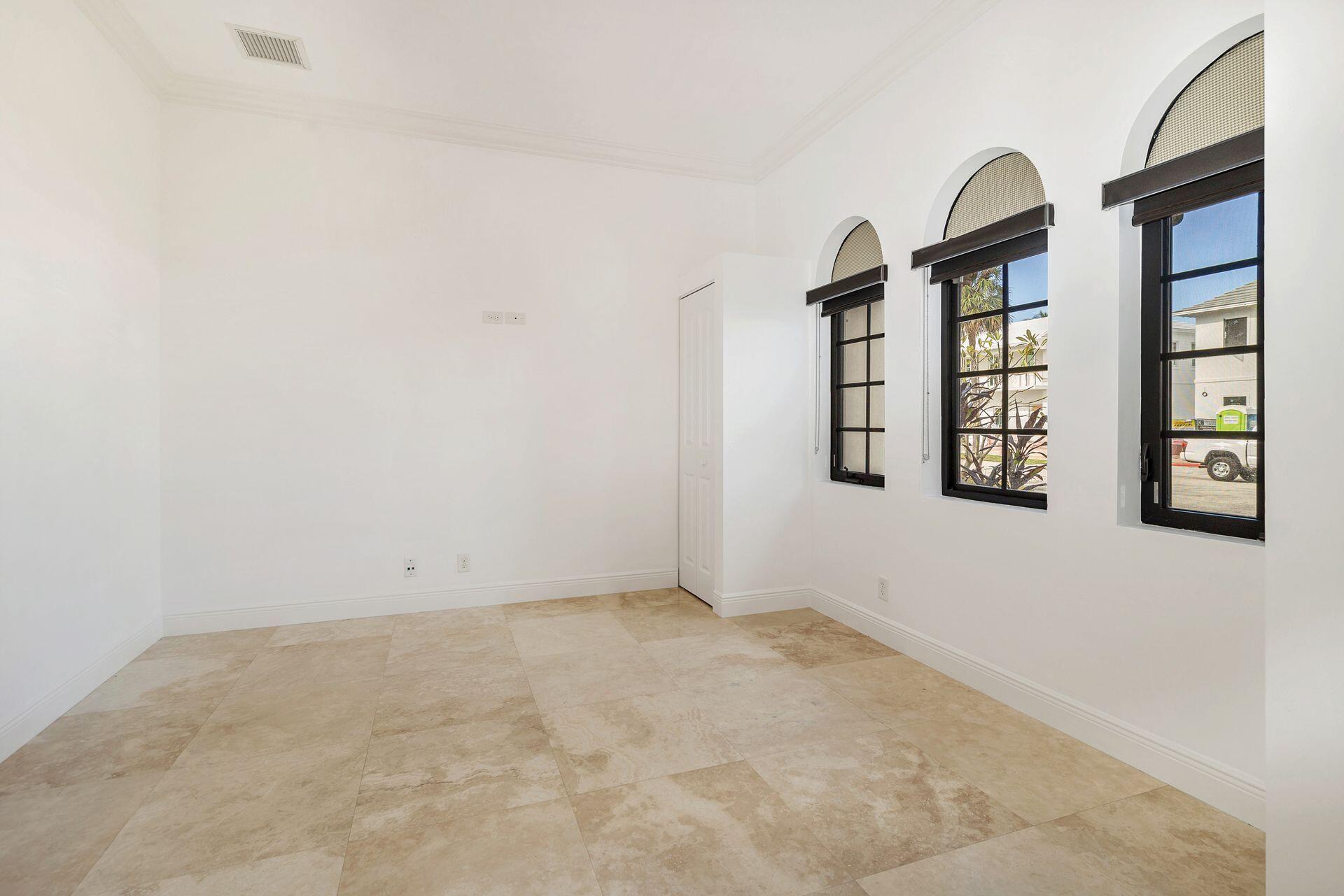 MIRAMAR SHORES - Residential