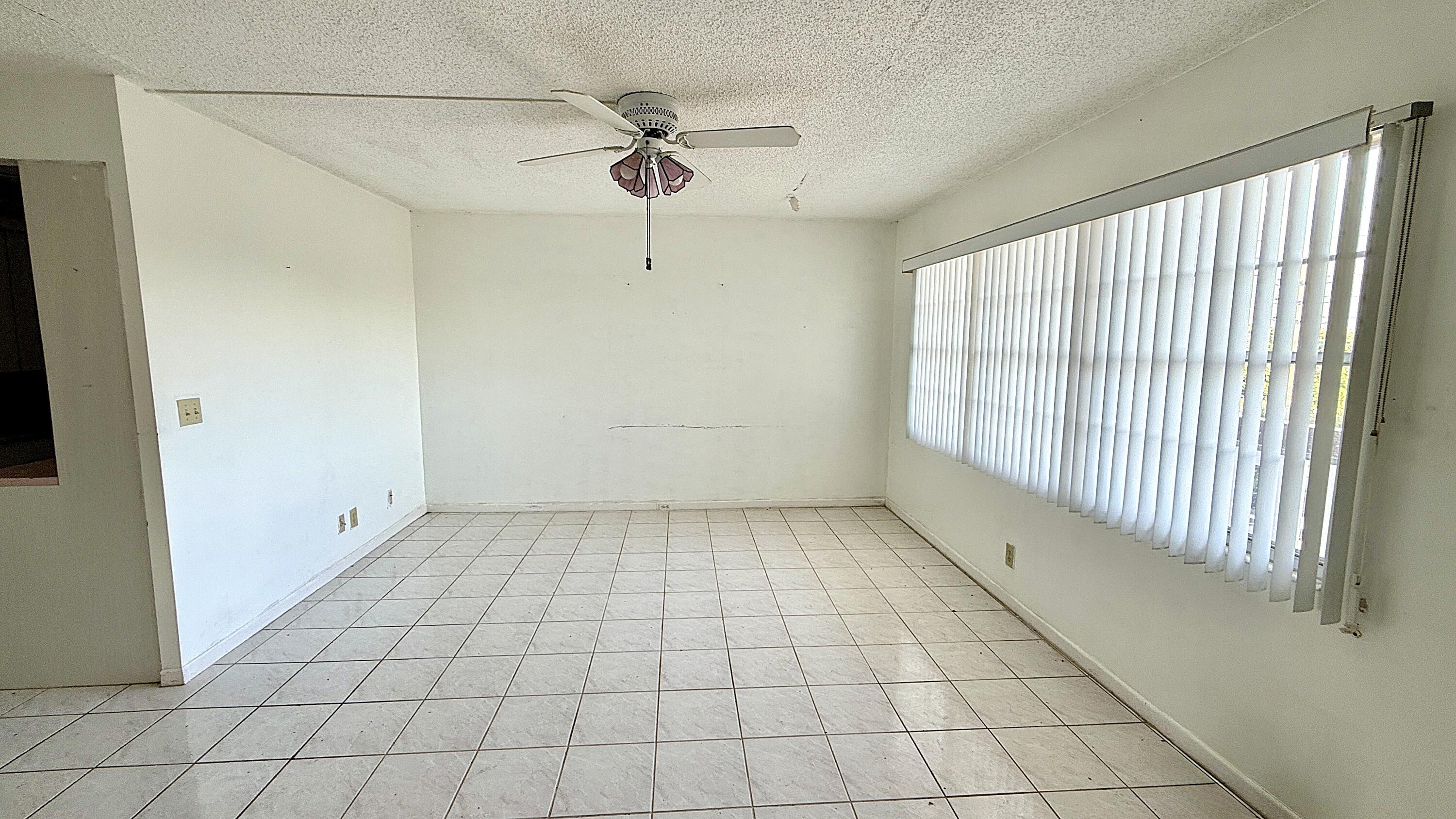 4058 HARWOOD E
