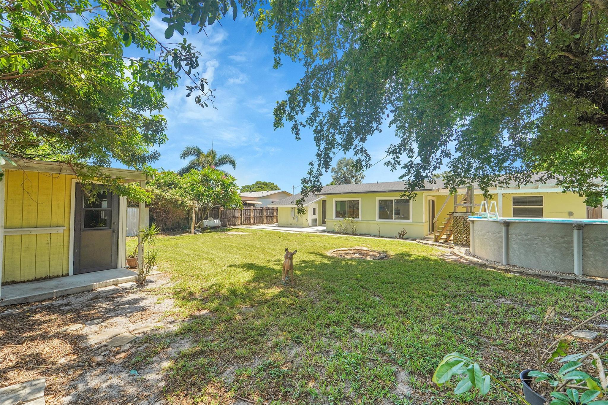 Lake Worth, Florida 33461, United States, 3 Bedrooms Bedrooms, ,2 BathroomsBathrooms,Residential,Pending,209694