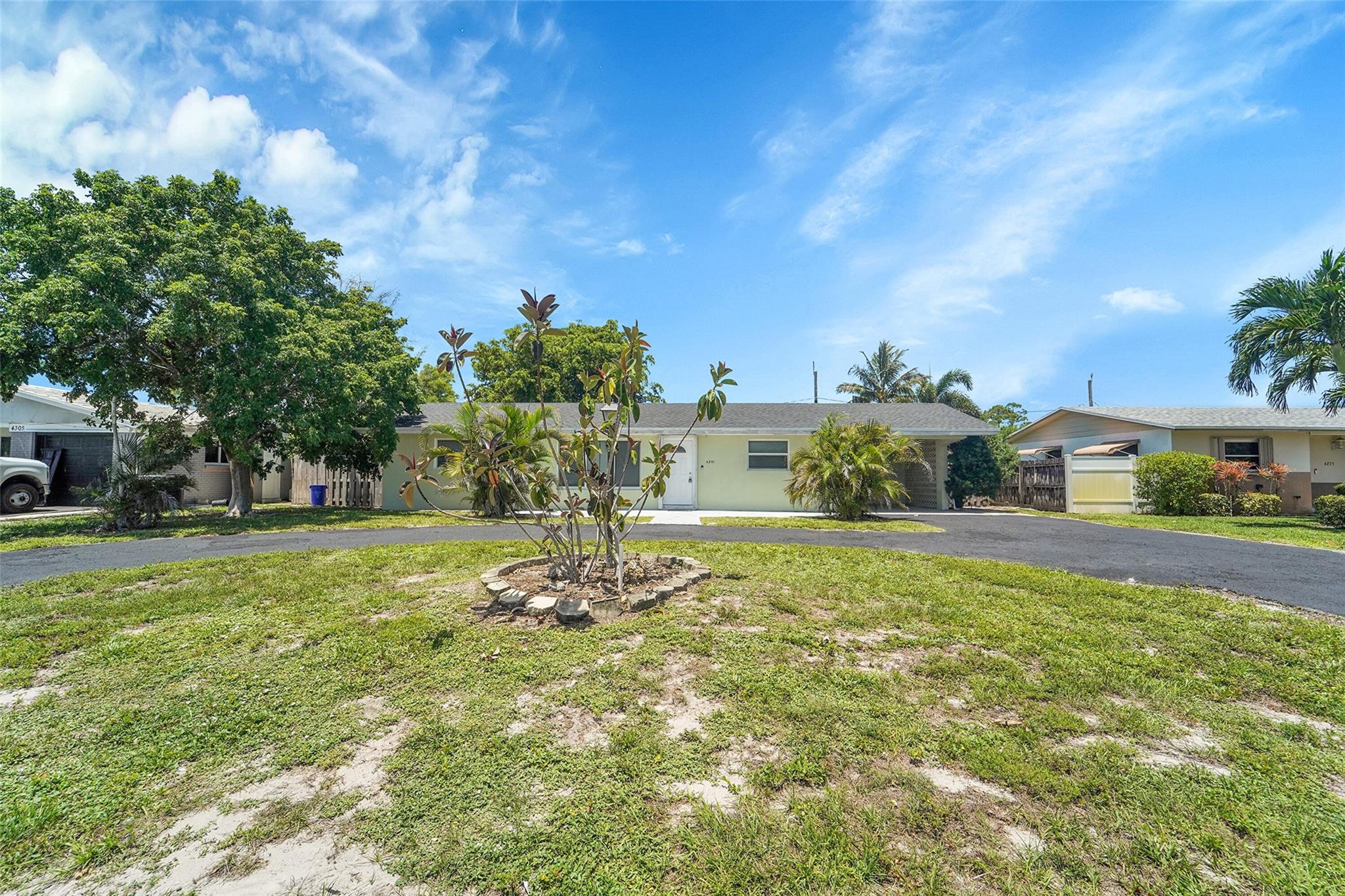 Lake Worth, Florida 33461, United States, 3 Bedrooms Bedrooms, ,2 BathroomsBathrooms,Residential,Pending,209694
