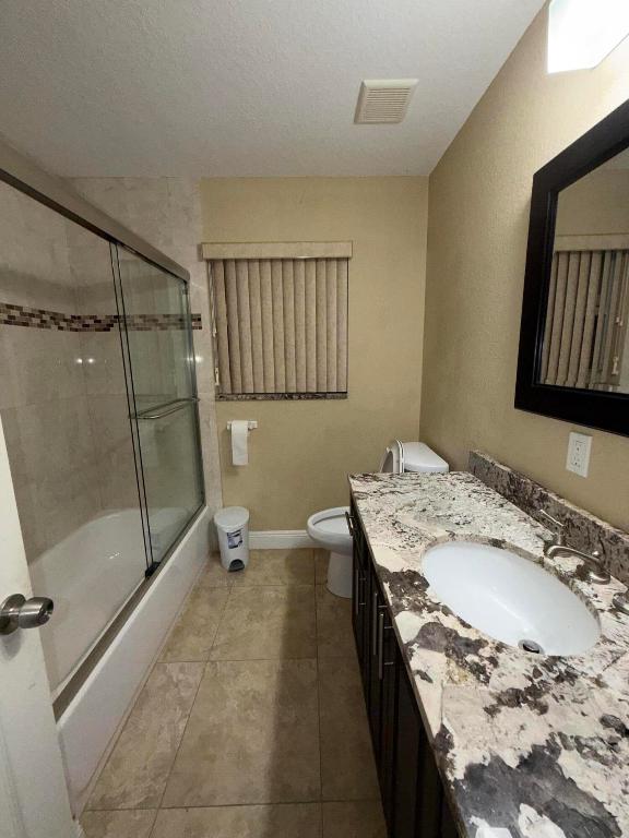 OVERBROOK - Residential Lease