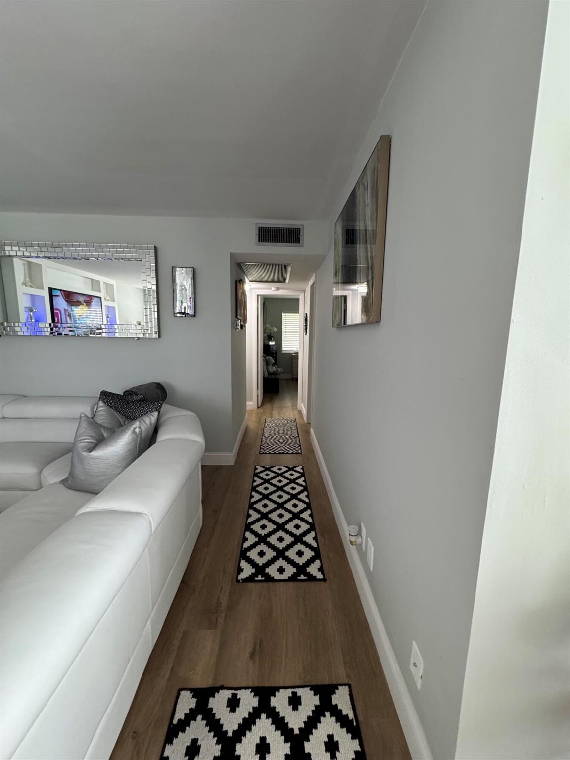 203 S Windsor I 203