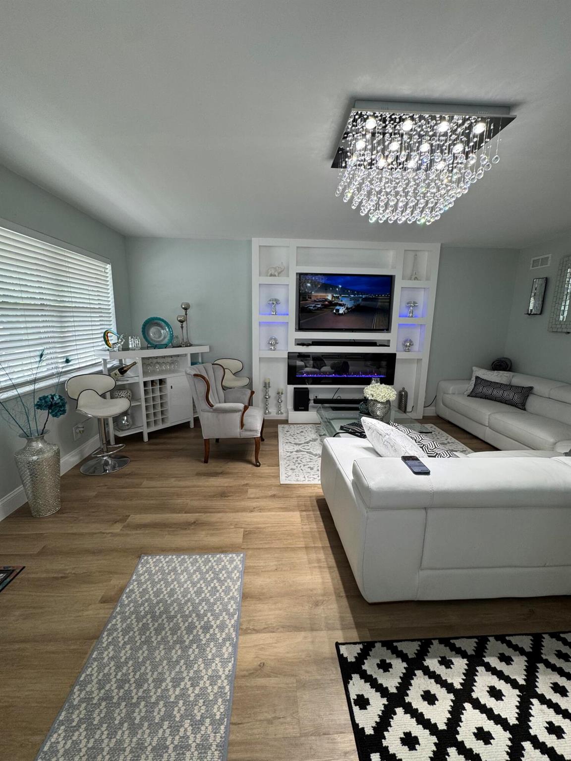 203 S Windsor I 203