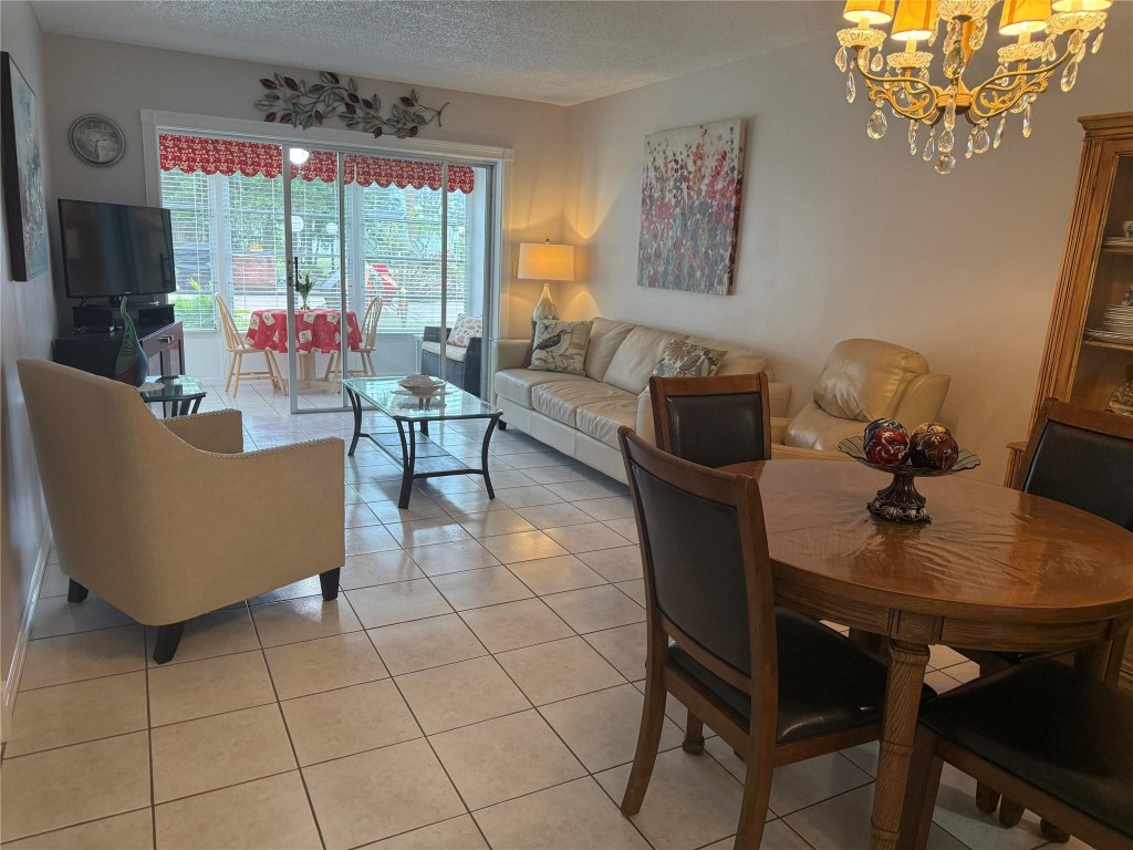 Lauderdale Oaks - Residential