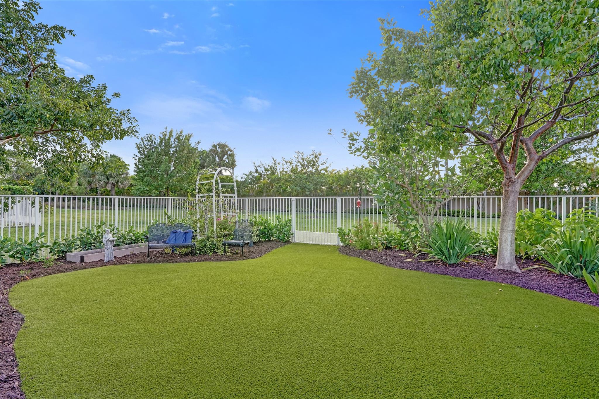 Hillcrest Country Club South - Residential