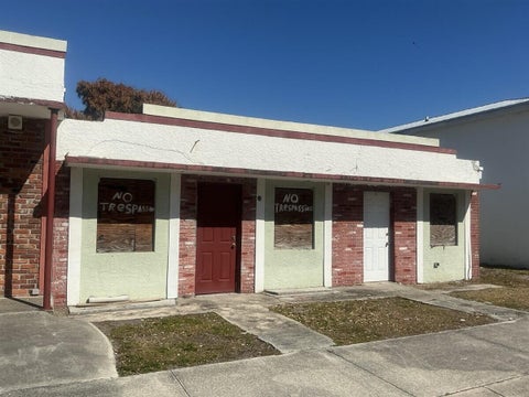 Photo of 1710 AVENUE E, Fort Pierce, FL 34950 (MLS # B26077819)