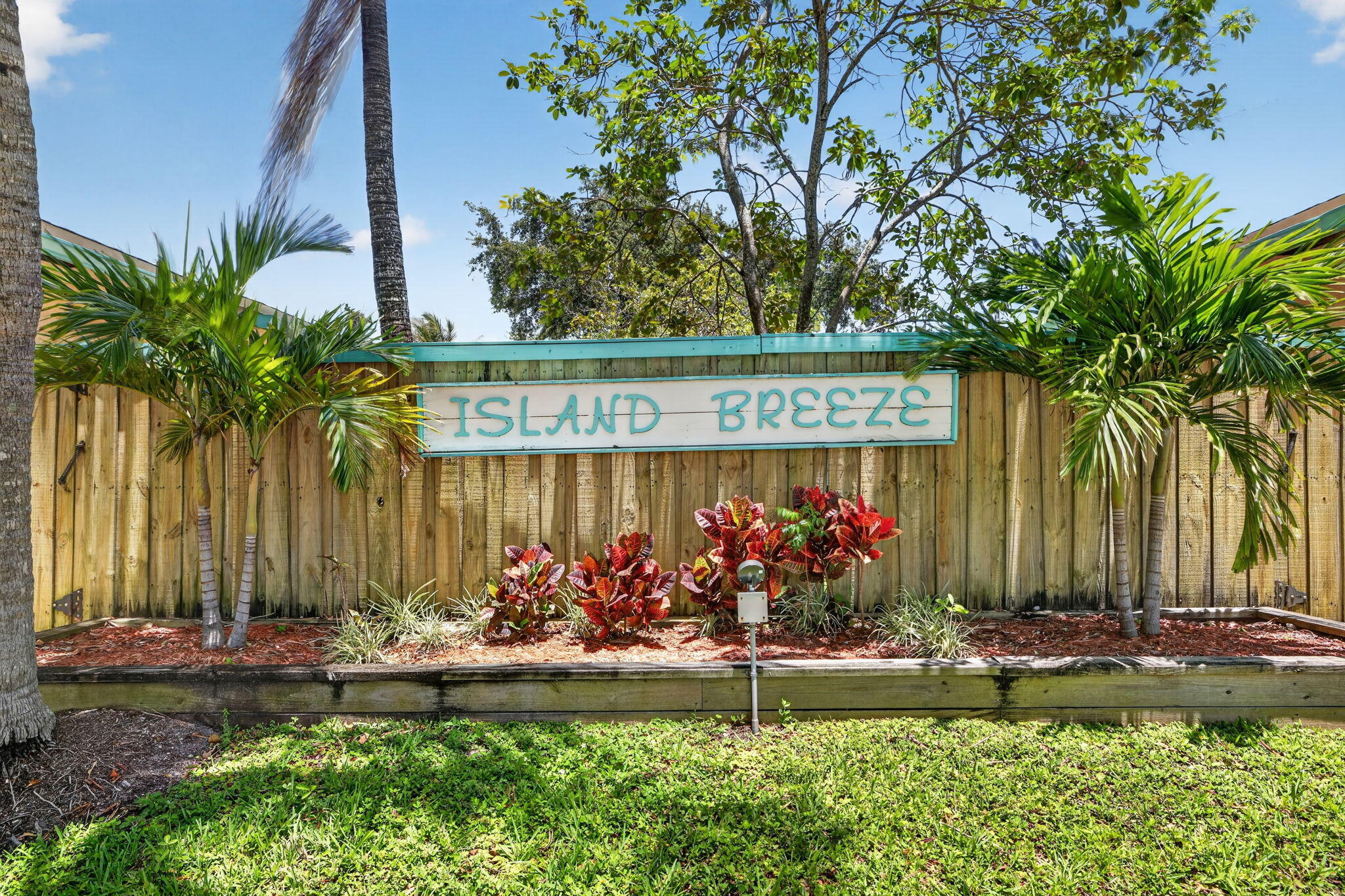 305 SW 16th Street