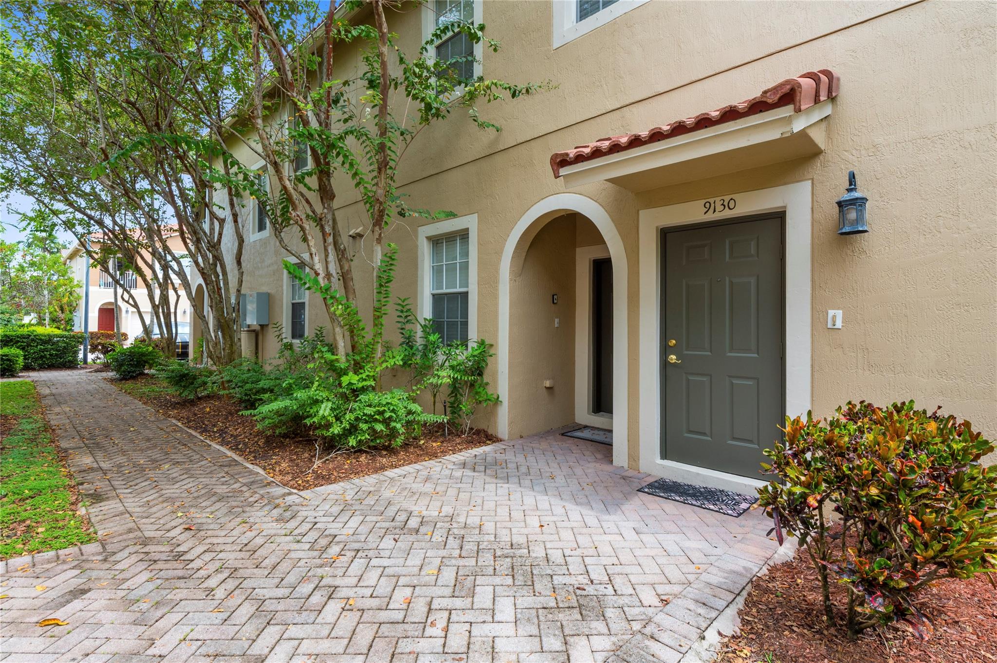 HAMPTON HILLS - Residential