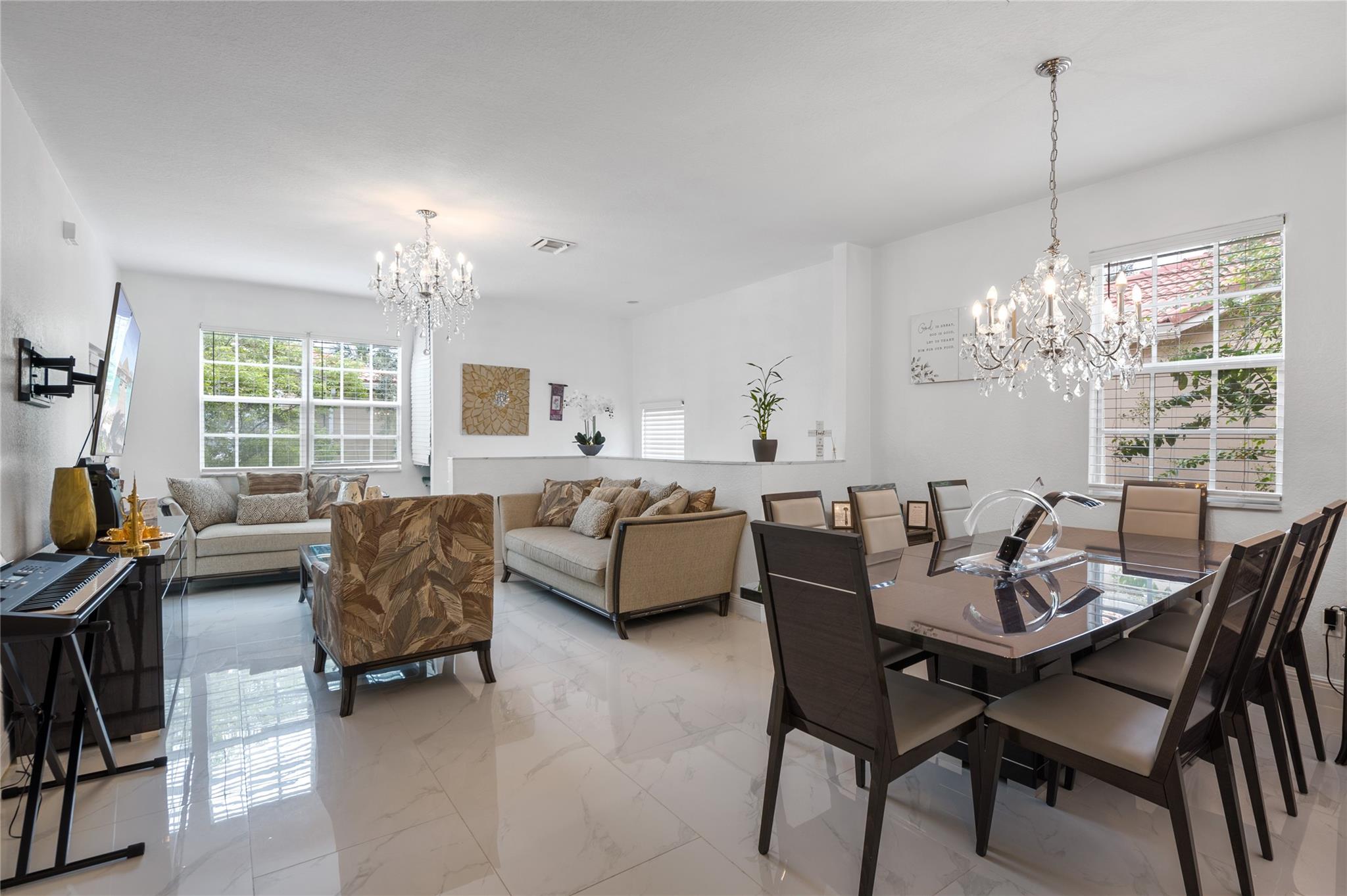 HAMPTON HILLS - Residential
