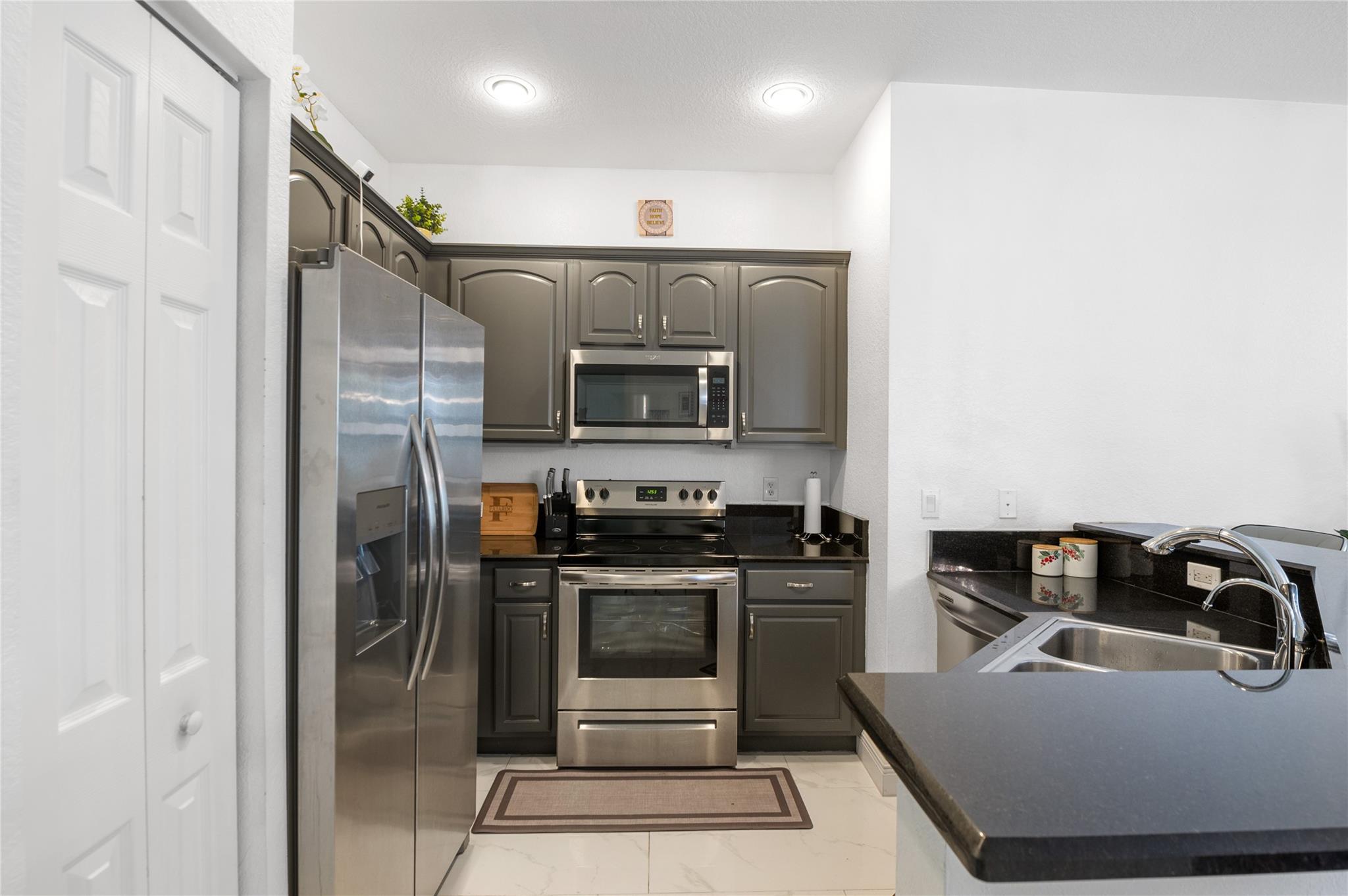 HAMPTON HILLS - Residential