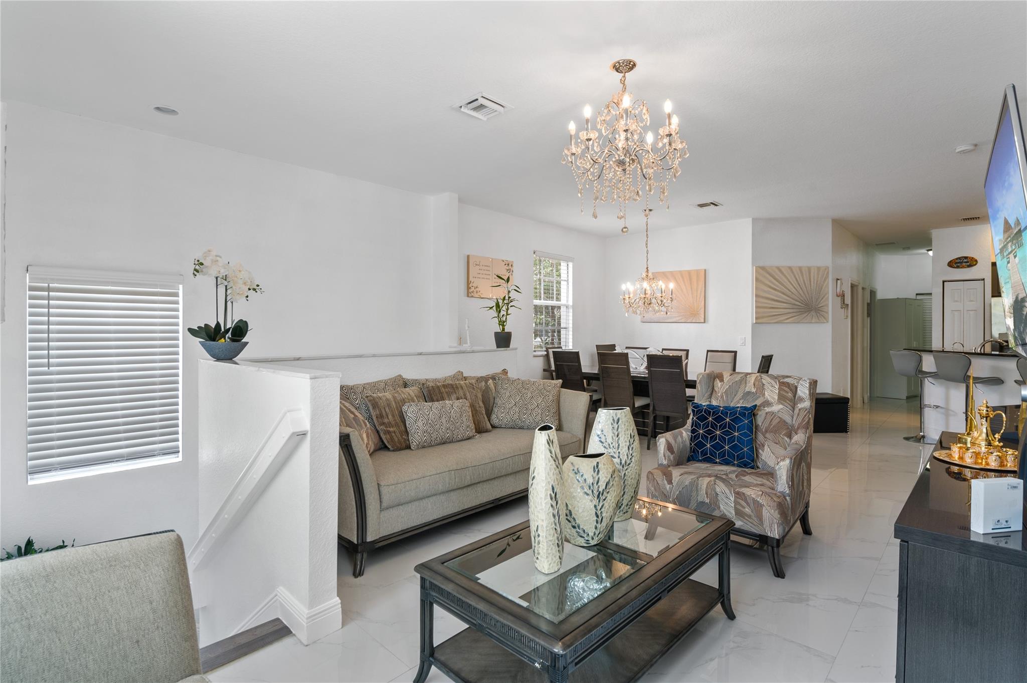HAMPTON HILLS - Residential